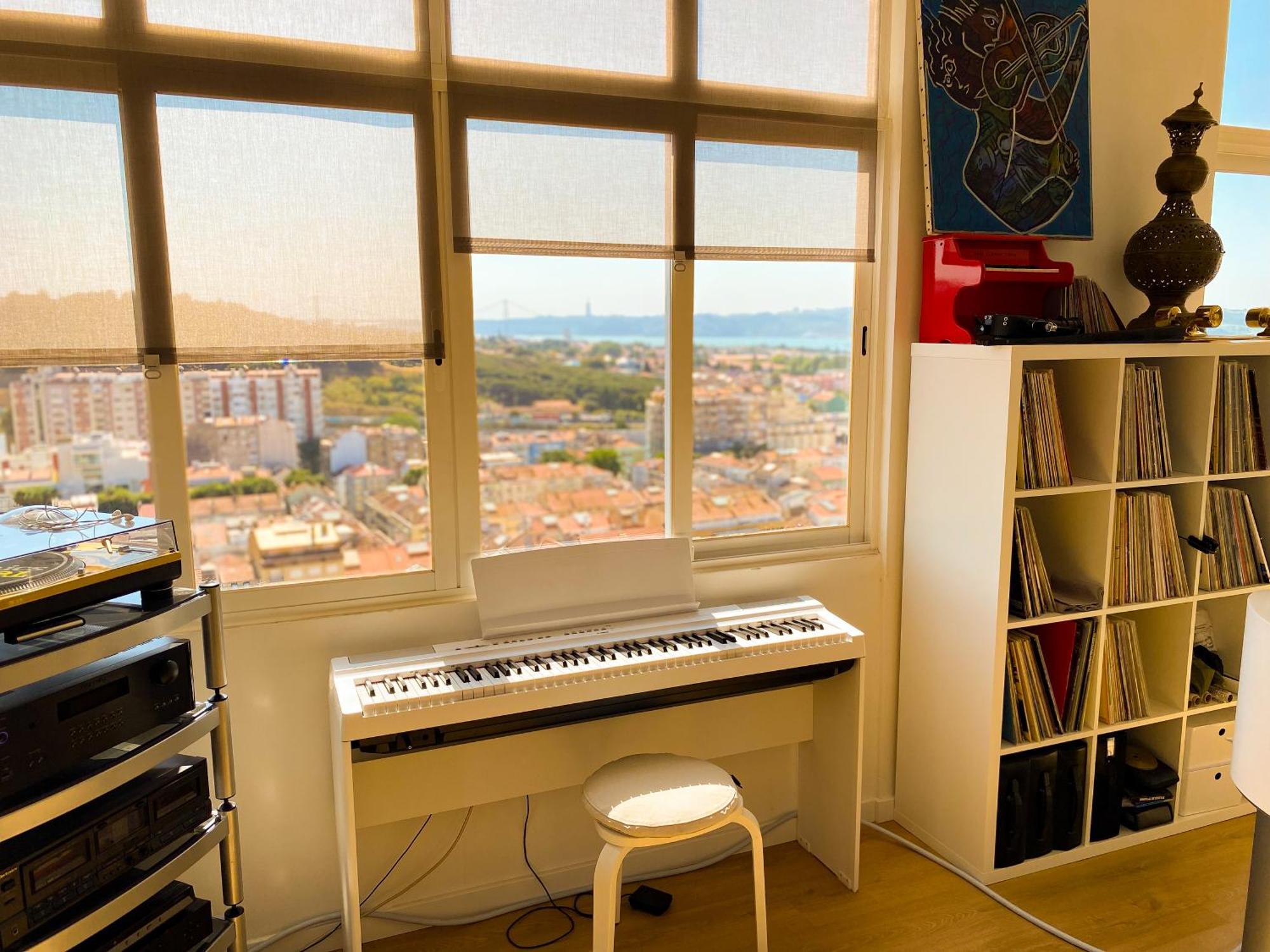 Ideally Located With Perfect Views Algés Esterno foto
