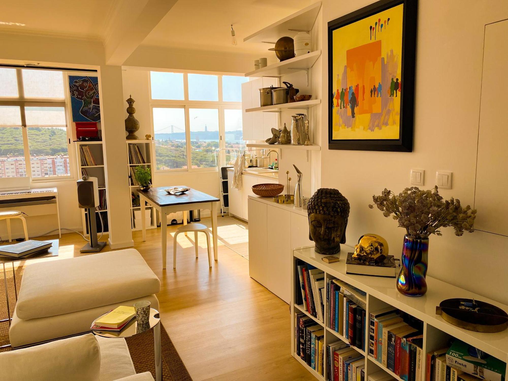 Ideally Located With Perfect Views Algés Esterno foto