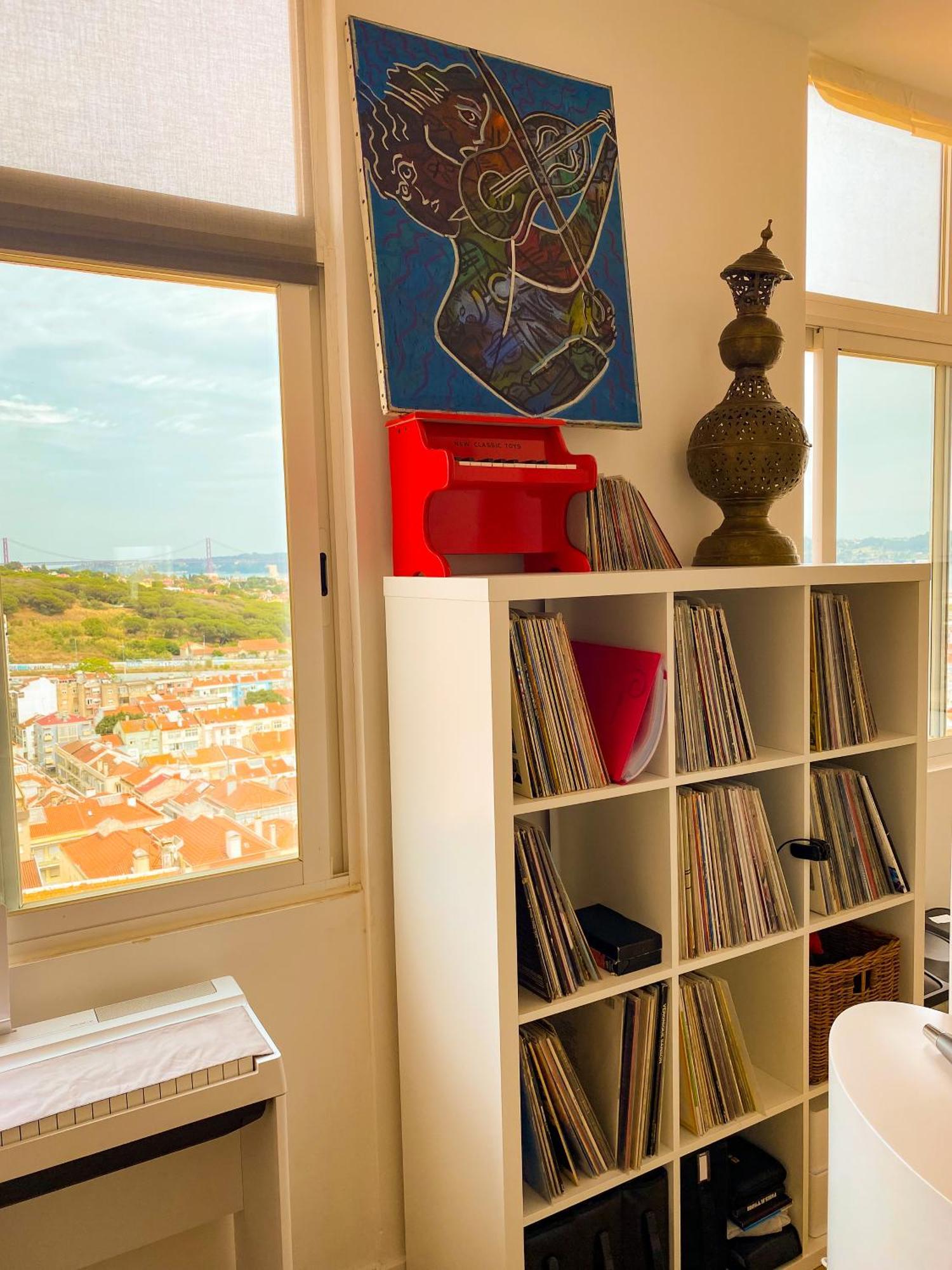 Ideally Located With Perfect Views Algés Esterno foto